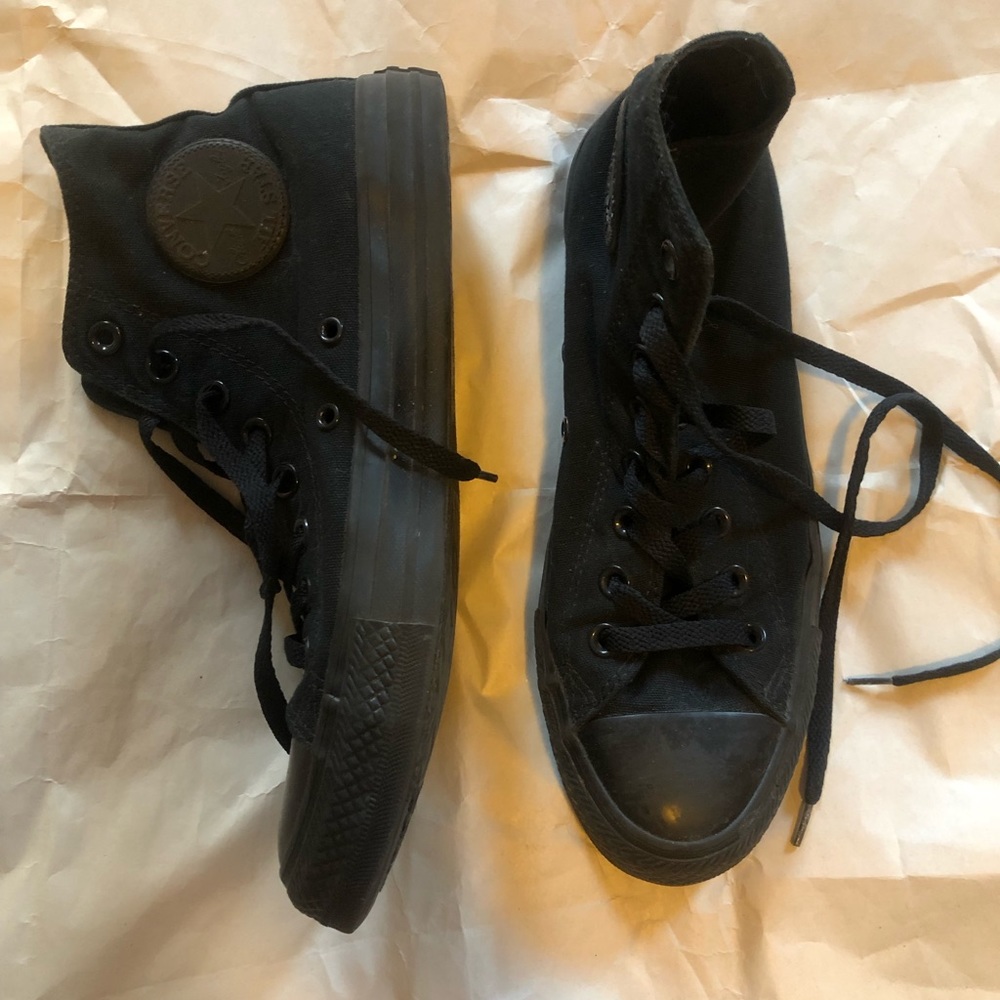 Black high tops, chuck taylor